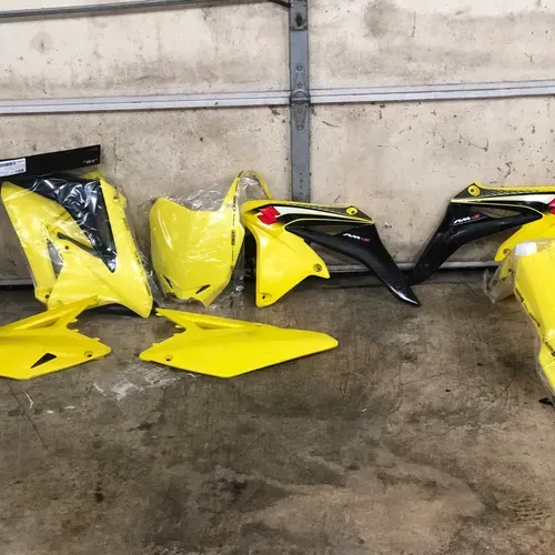 Acerbis plastic kit RMZ450