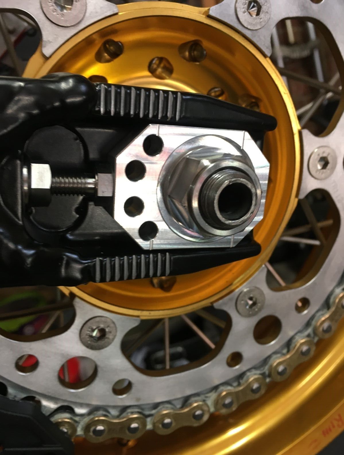 SUZUKI RM125 2000-2008 RM250 REAR WHEEL AXLE BLOCKS CHAIN ADJUSTER BLOCKS RM250