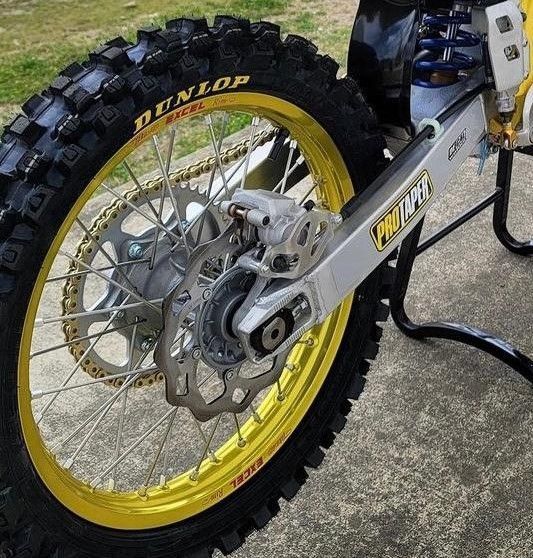 SUZUKI RM125 1993-1999 RM250 REAR WHEEL AXLE BLOCKS CHAIN ADJUSTER BLOCKS 20mm