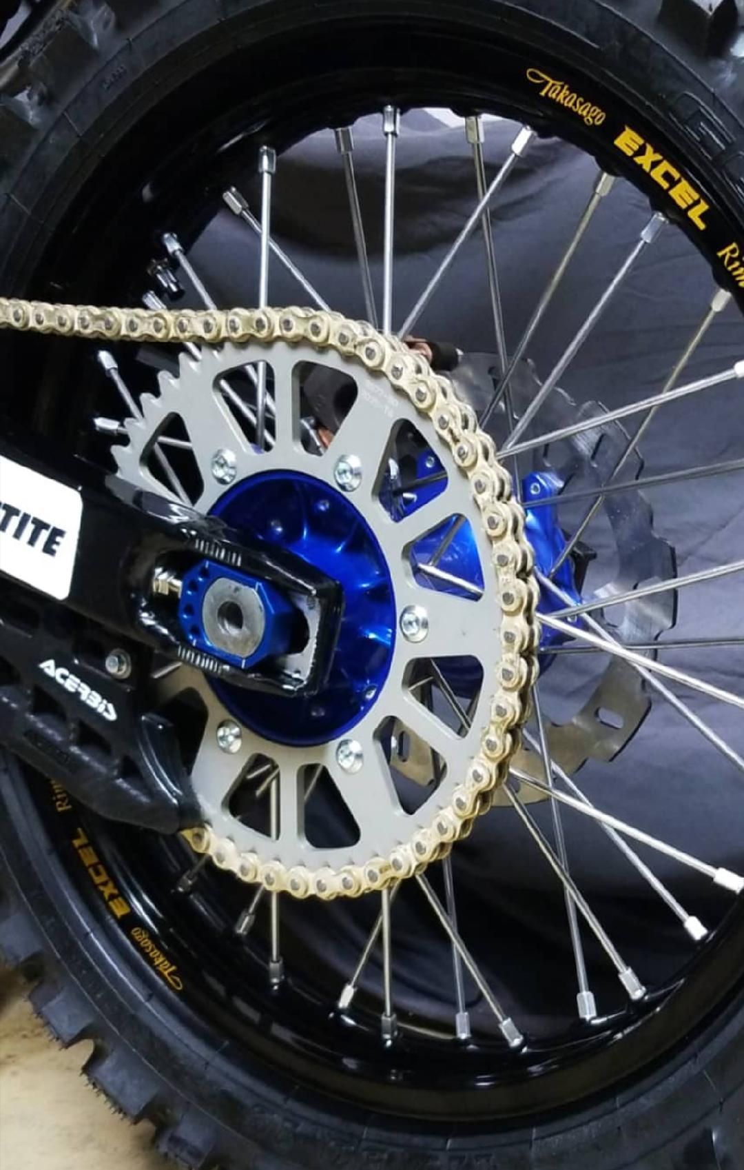 SUZUKI RM125 2000-2008 RM250 REAR WHEEL AXLE BLOCKS CHAIN ADJUSTER BLOCKS RM250