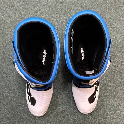 White And Blue Tech 5's