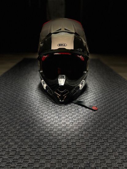 Bell Helmets - Size L