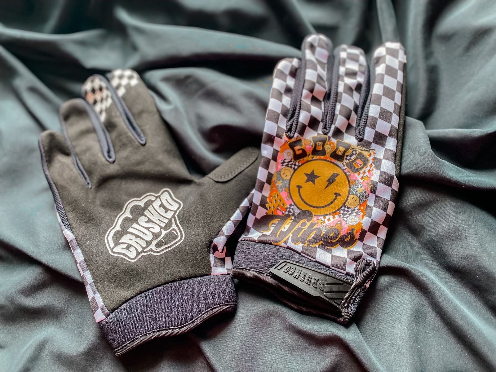 CRUSHED MX Checkered Good Vibes Gloves Size M MX Locker
