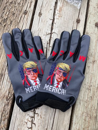 Crushed MAGA Trump gloves Gloves - Size L