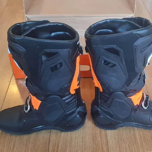 Alpinestars Tech 10 KTM Mototcross Boots Size 7 Black/Orange