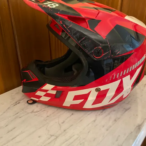 YOUTH  Large Fox Racing Helmet 