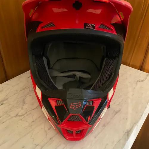 YOUTH  Large Fox Racing Helmet 