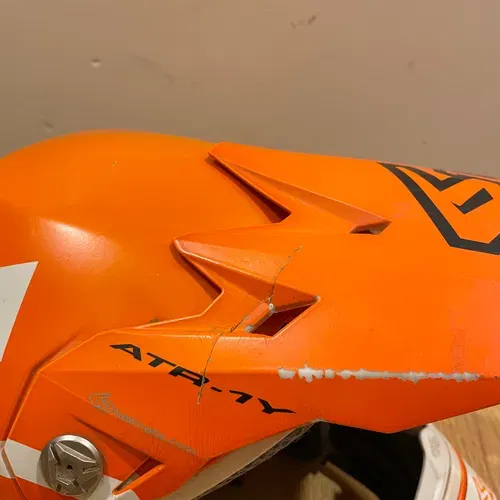 6D Youth Helmet XL