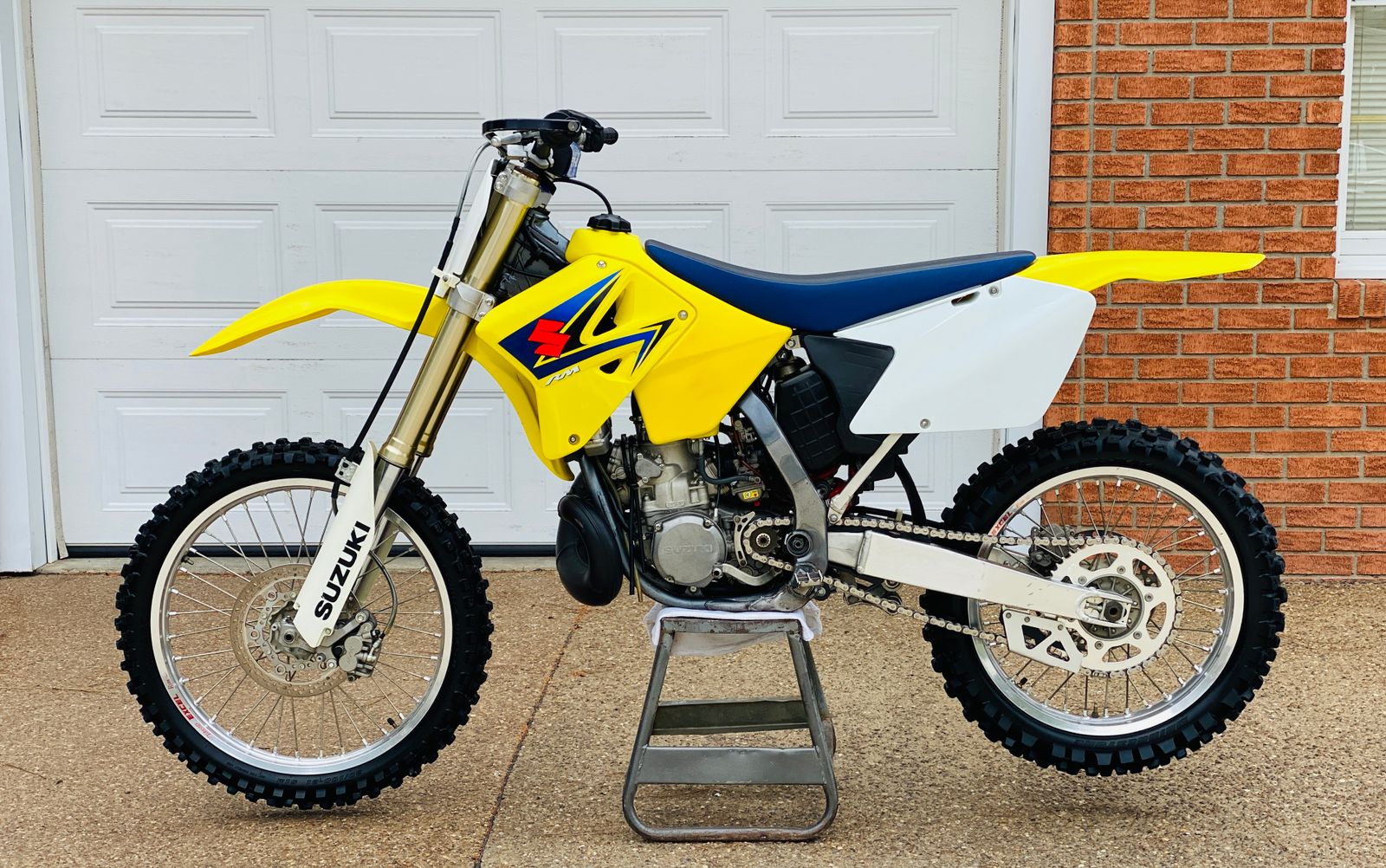 2008 suzuki 250 dirt clearance bike