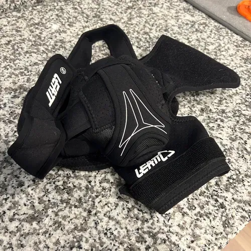 Leatt Shoulder Brace (right Shoulder)