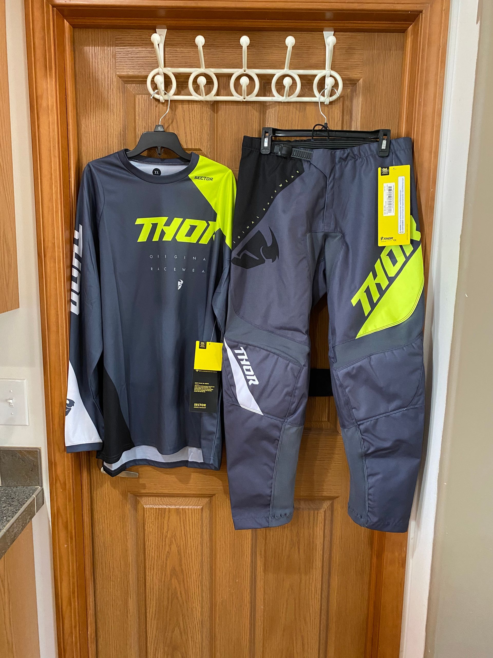 PANTS and JERSEY combo, with FREE GLOVES!   Great X-mas Gift!