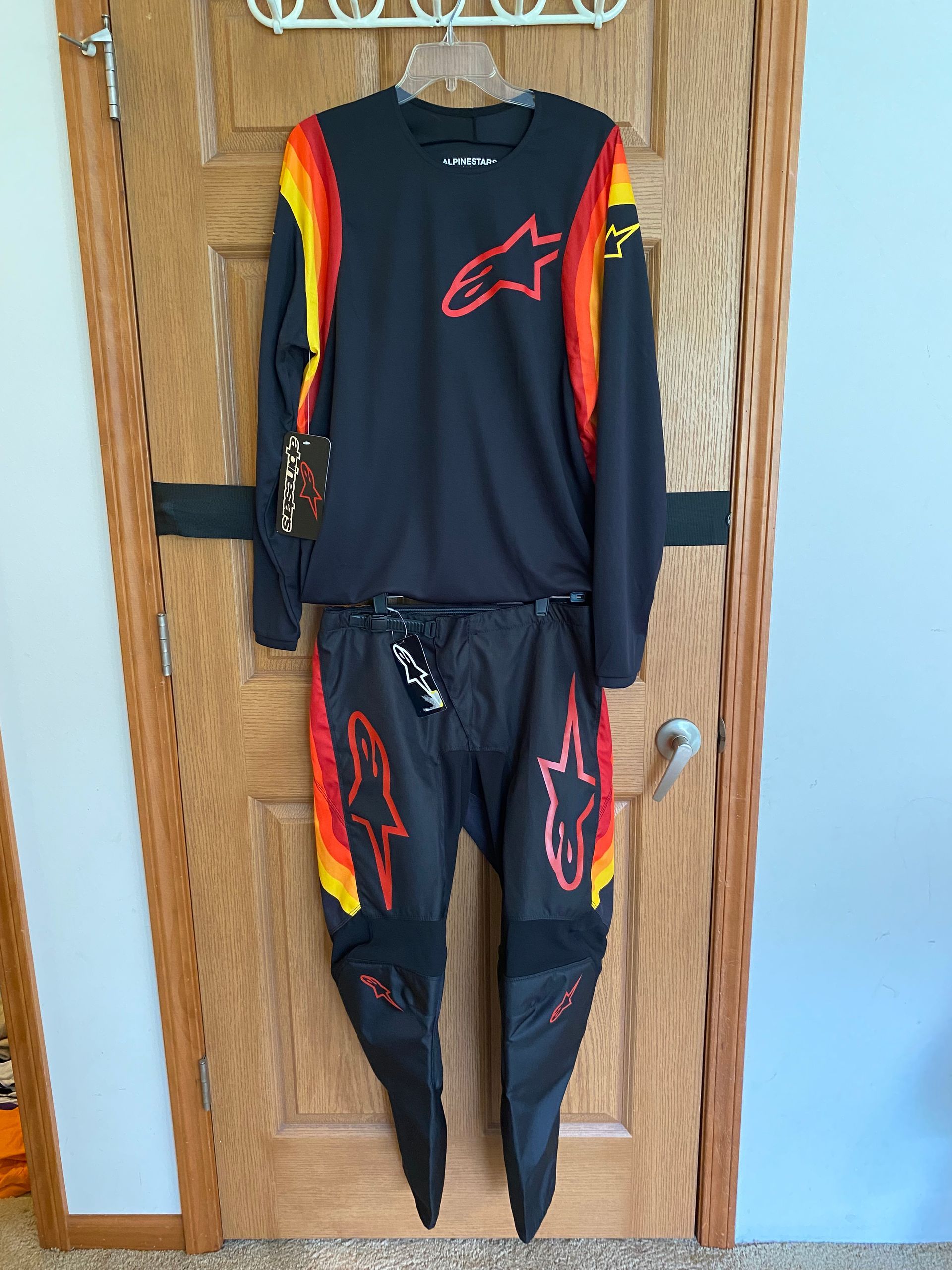 Youth Riding Gear 28 PANTS and S JERSEY - ALPINESTARS 