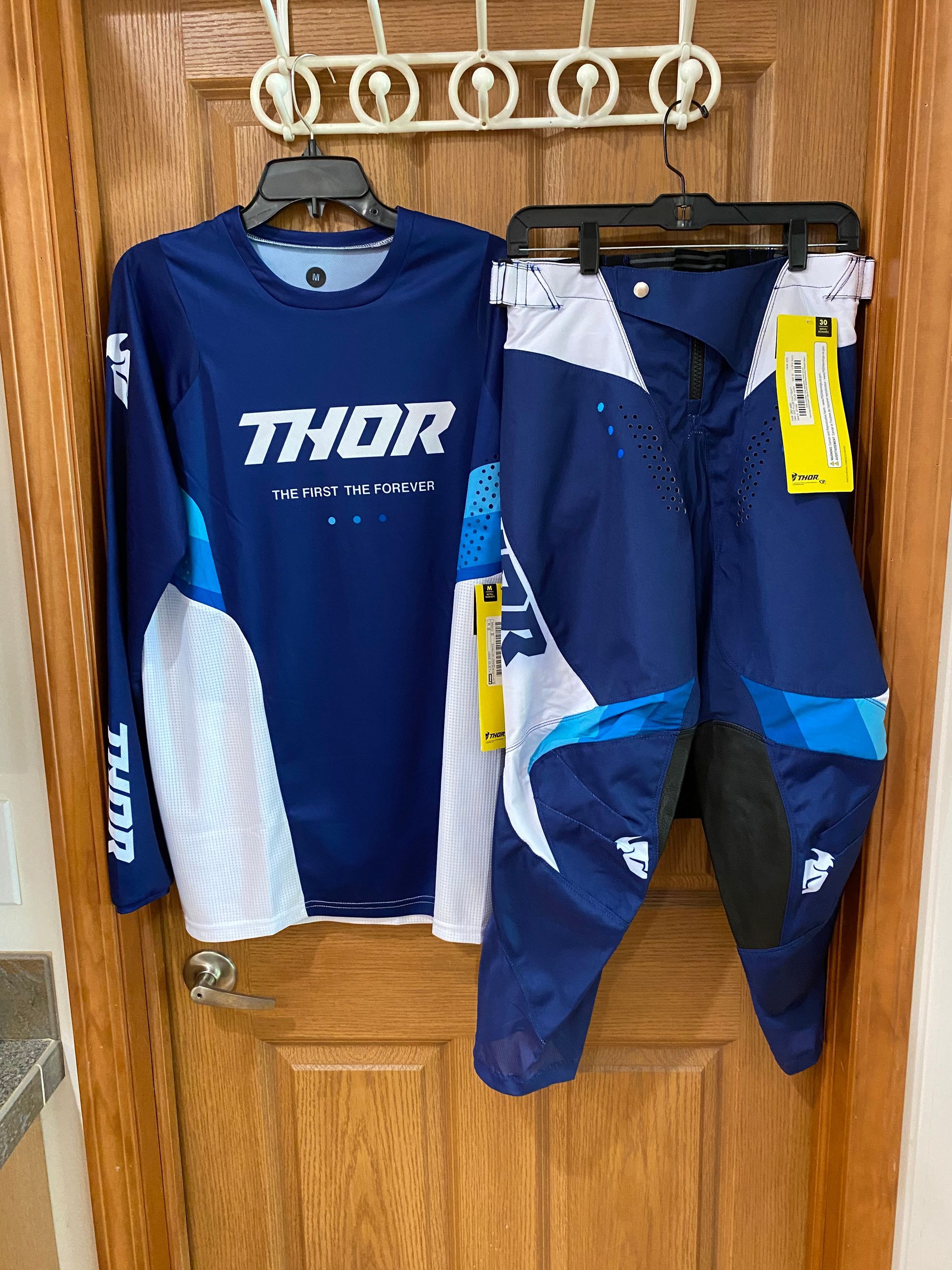 PANTS, JERSEY + GLOVES *Christmas Special*