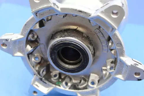 2010 Yamaha Yz450f Front Wheel Rim Hub