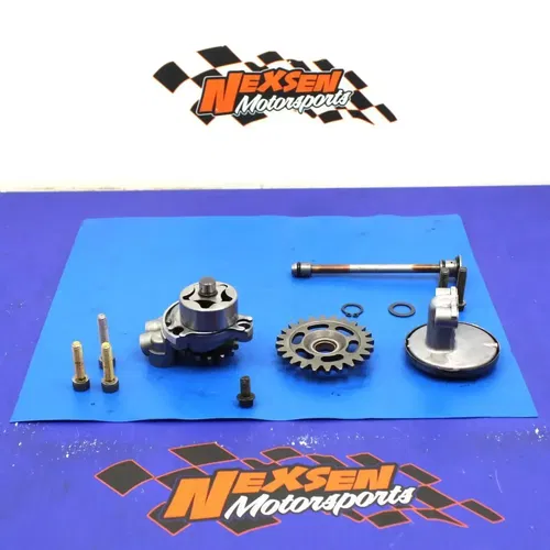 2004 Yamaha Yz450f Engine Motor Oil Pump