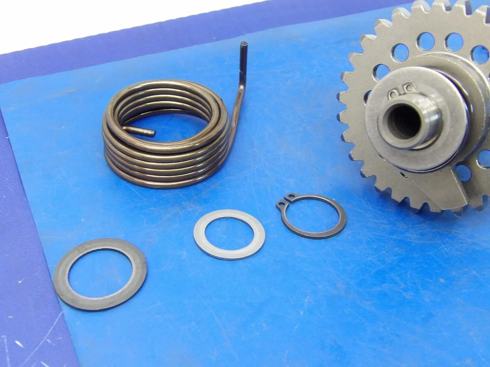 🏁 Kickstart Shaft Axle Gear Spring Assembly – Fits 2001 Yamaha WR426F