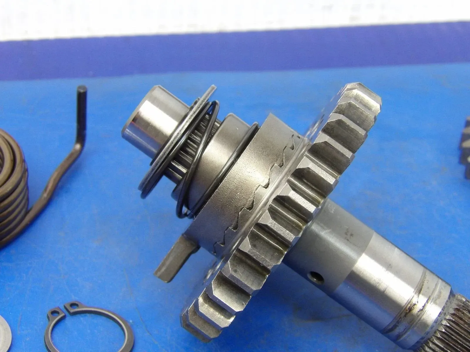 🏁 Kickstart Shaft Axle Gear Spring Assembly – Fits 2001 Yamaha WR426F