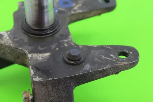 1991 Kawasaki Mojave 250 Ksf250a Front Left Steering Knuckle