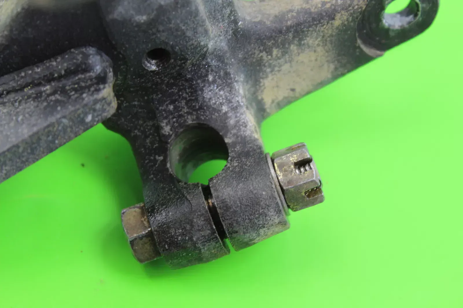 1991 Kawasaki Mojave 250 Ksf250a Front Left Steering Knuckle