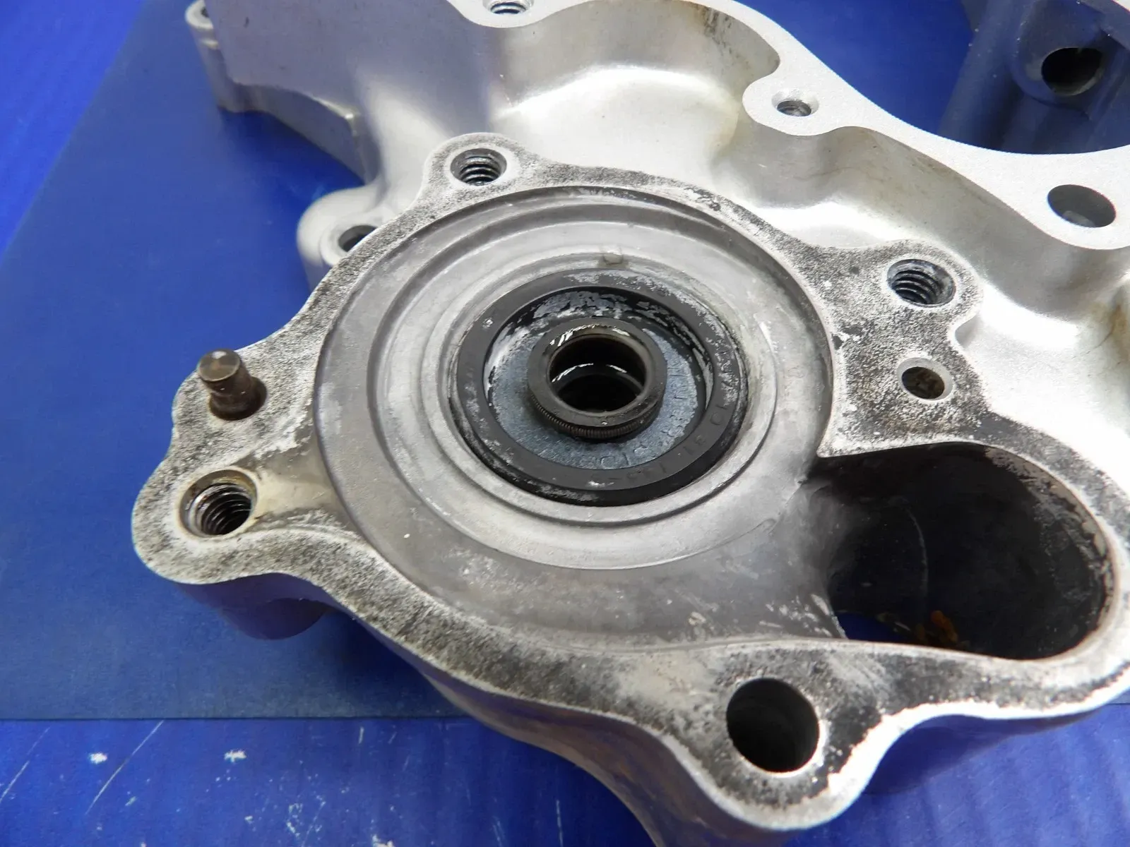 1994 Yamaha WR250 Engine Motor Right Side Crankcase Inner Clutch Cover 3SP-Y1543