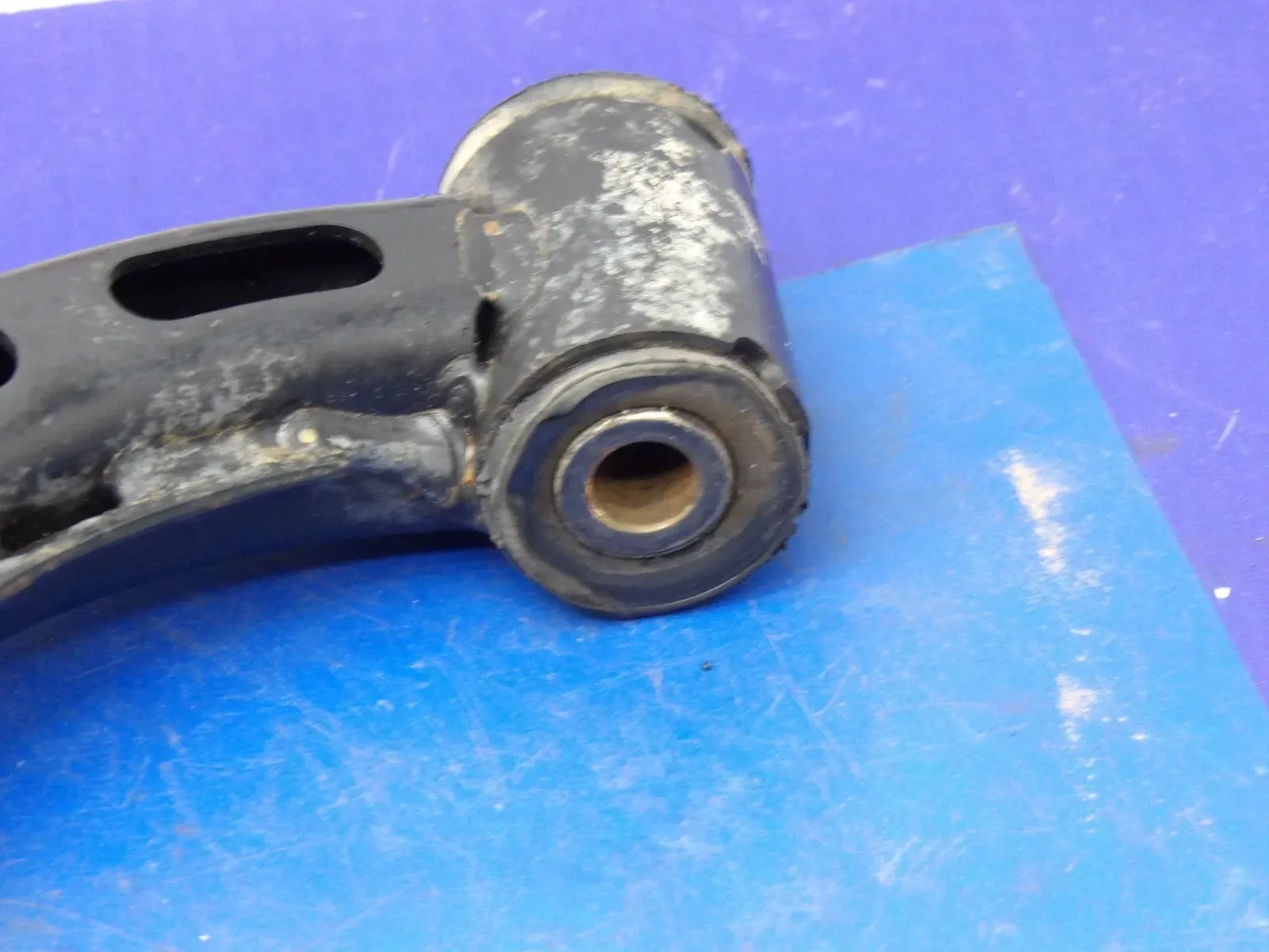 🔥 2005 Yamaha Grizzly 660 Front Upper Right Suspension A-Arm 5KM-23550-10-00 🔥