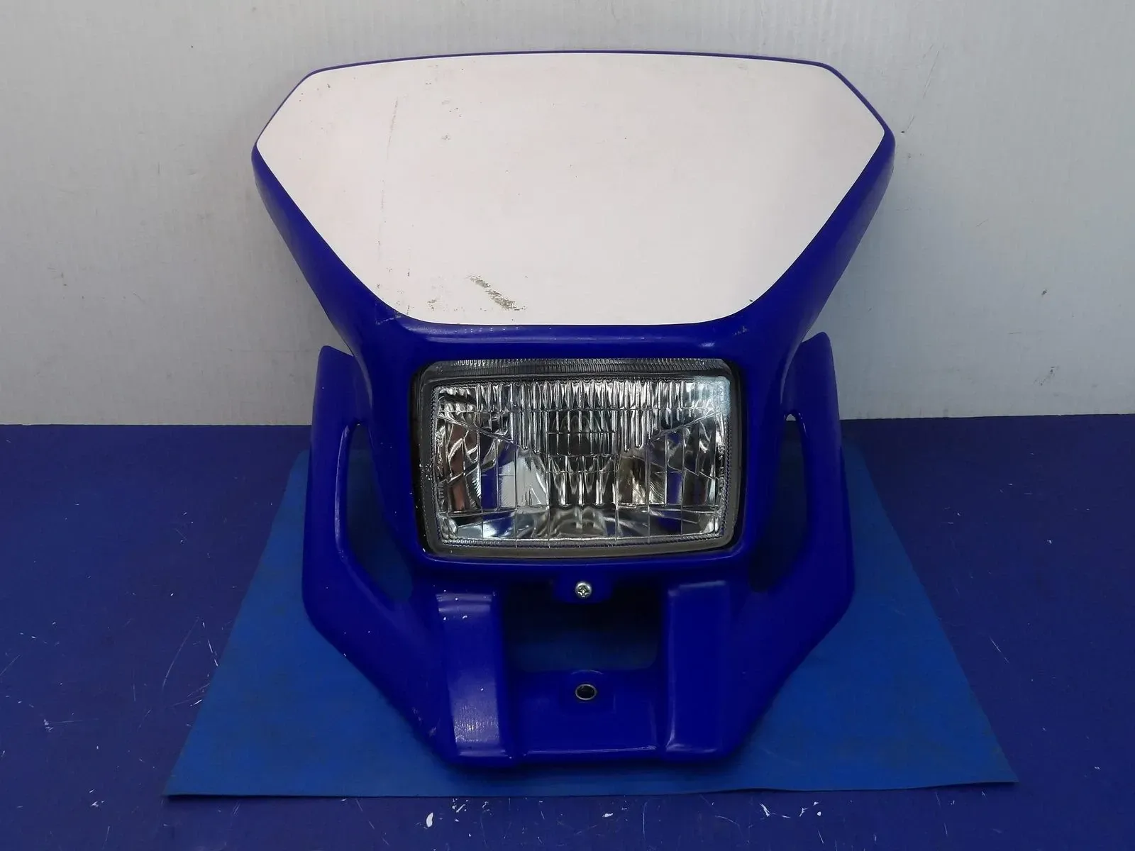 🏁 Front Headlight Housing Assembly – Fits 2001 Yamaha WR426F