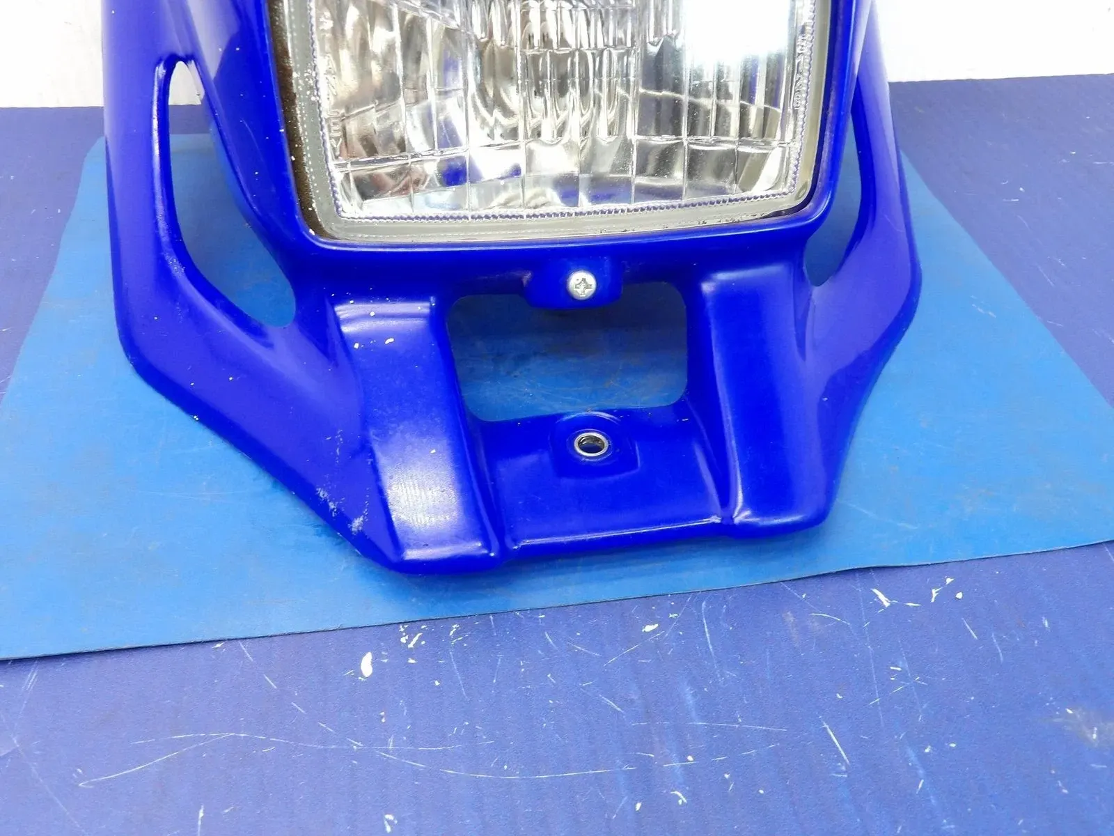 🏁 Front Headlight Housing Assembly – Fits 2001 Yamaha WR426F
