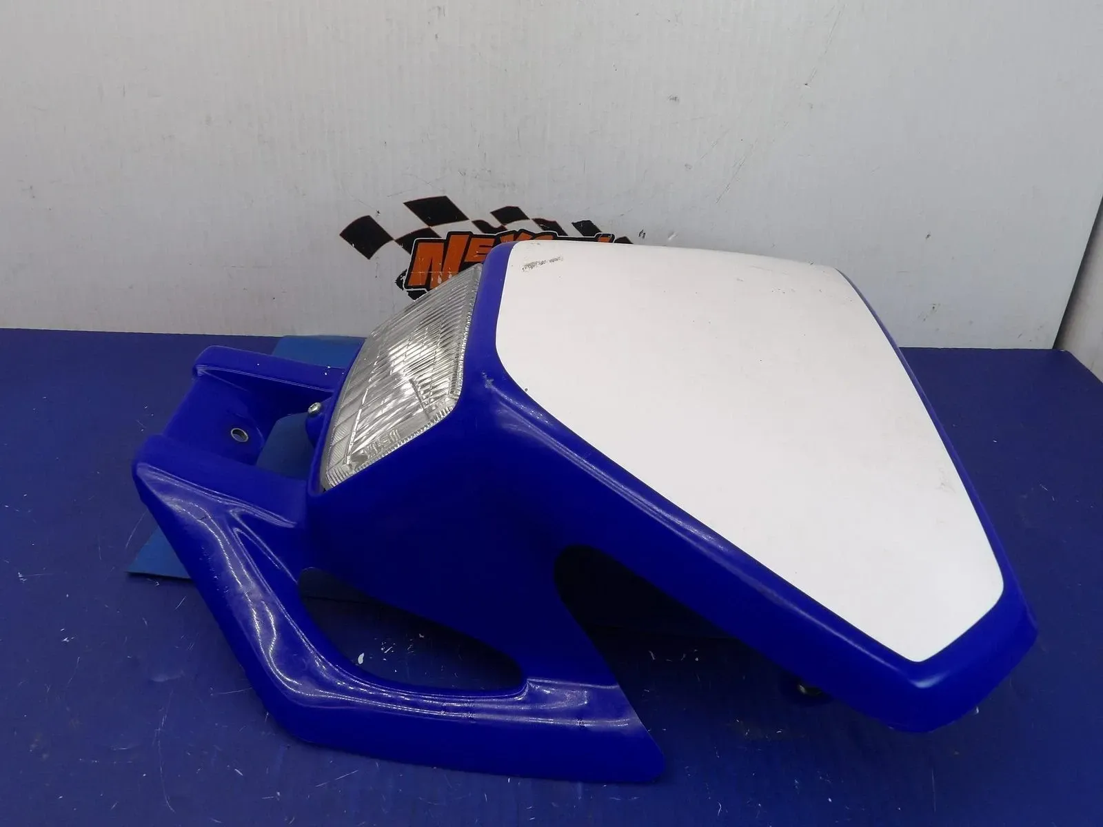 🏁 Front Headlight Housing Assembly – Fits 2001 Yamaha WR426F