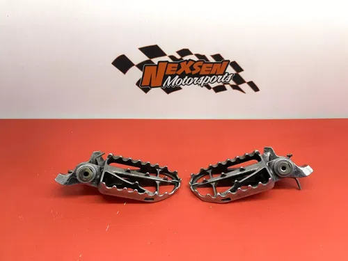 2002 Honda CR125R Right, Left Foot Peg Set