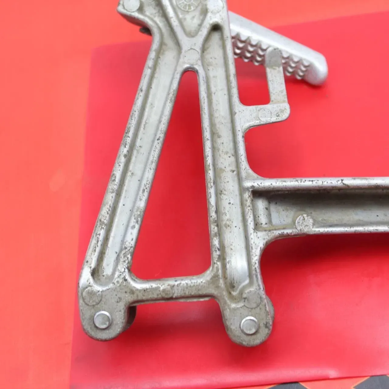 🏁 Right Rear Back Passenger Peg – Fits 1996 Honda CBR600F3