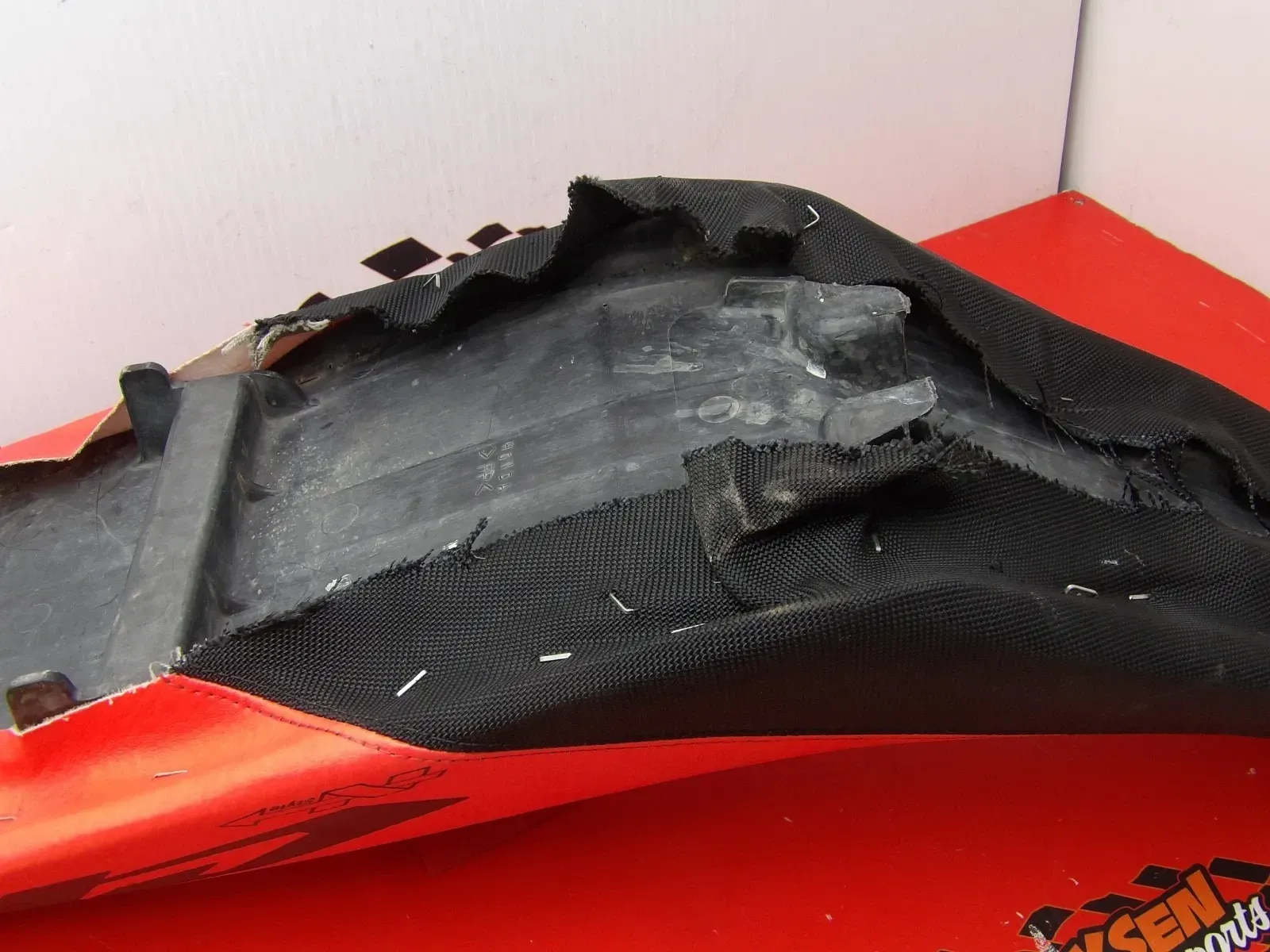 🏁Seat Saddle – Fits 1999 Honda CR125R
