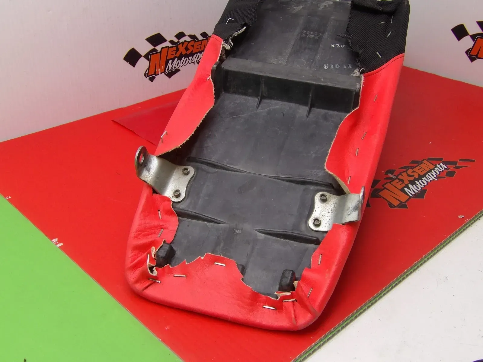 🏁Seat Saddle – Fits 1999 Honda CR125R