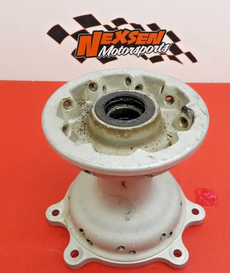 2005 Honda CRF250R Front Hub 44635-MAC-680