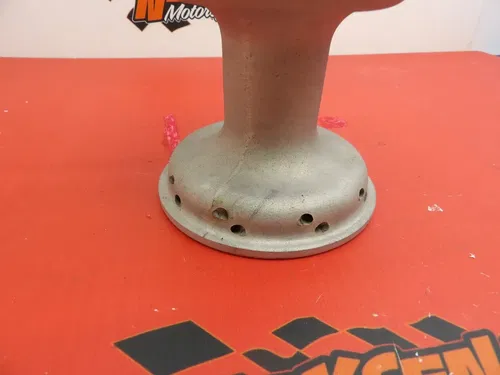 2005 Honda CRF250R Front Hub 44635-MAC-680