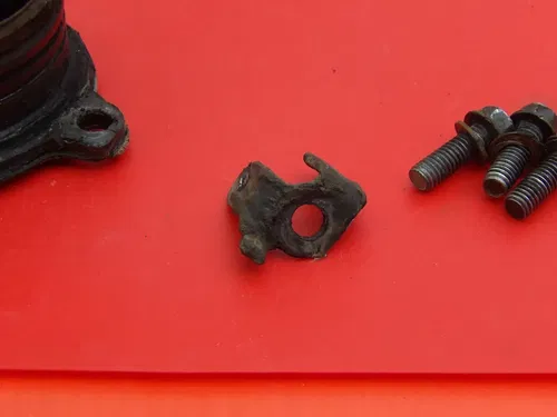 1991–2001 Honda CR500R Exhaust Joint Pipe Flange Mount
