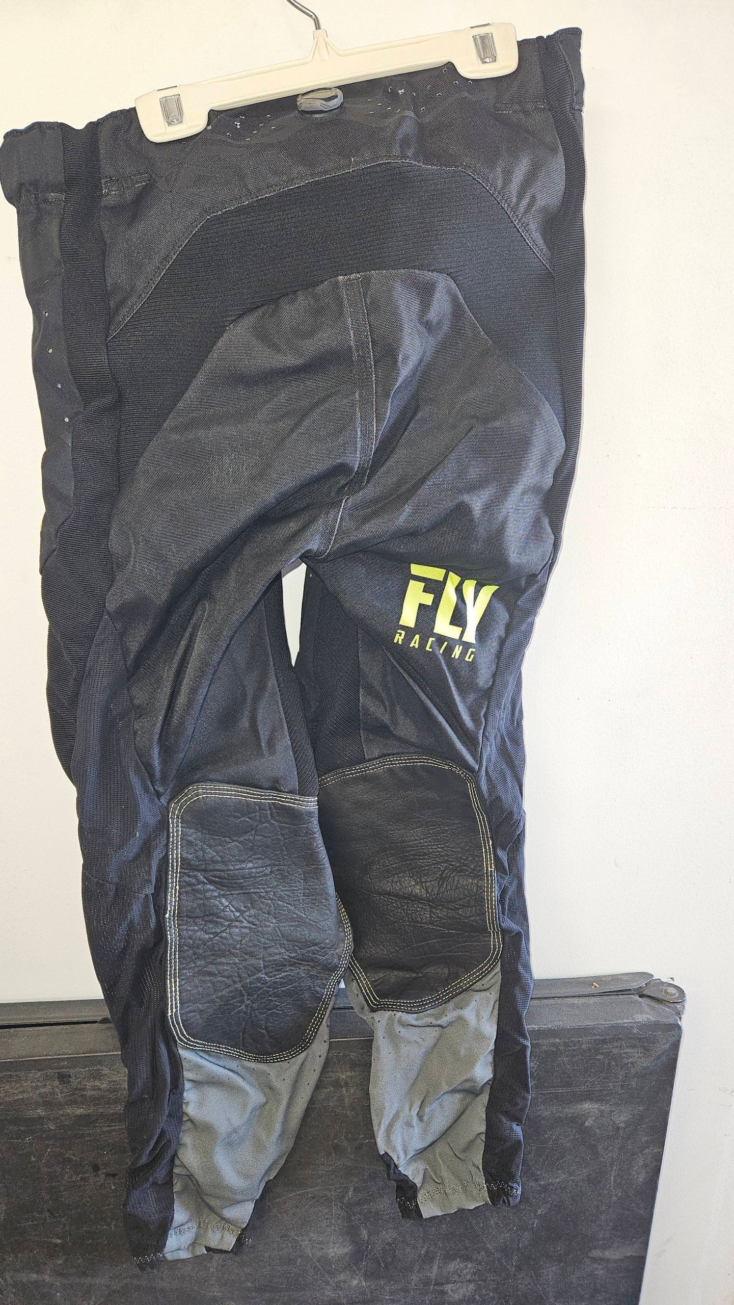 Fly Riding Pants 