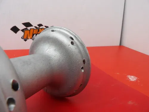 2005 Honda CRF250R Front Hub 44635-MAC-680