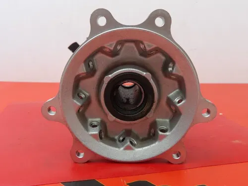 2005 Honda CRF250R Front Hub 44635-MAC-680