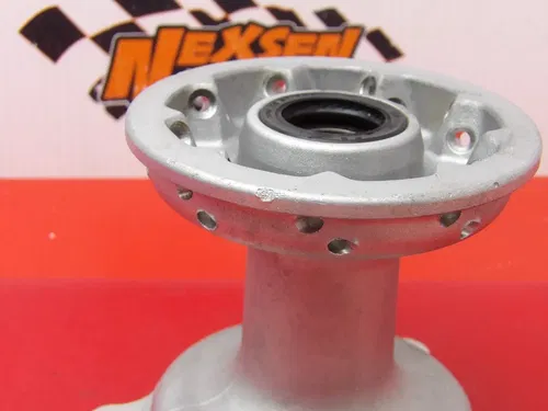 2005 Honda CRF250R Front Hub 44635-MAC-680