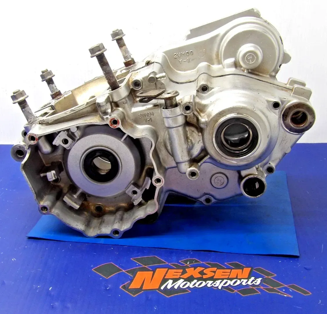 1990 Yamaha YZ250 Engine Crankcase Halves Left Right Set 2VM-15111-06-00