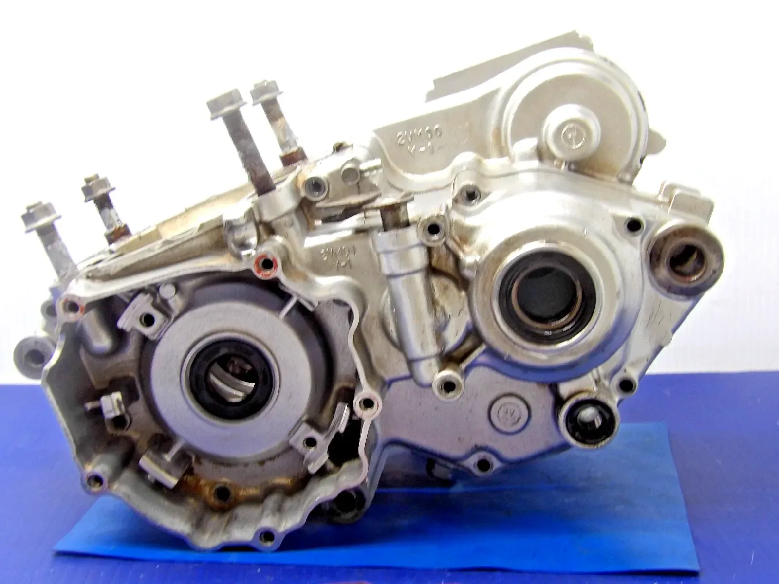 1990 Yamaha YZ250 Engine Crankcase Halves Left Right Set 2VM-15111-06-00