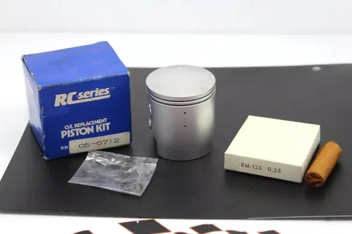 NOS Rocky Cycles Suzuki RM 125 1977-80 .25 OS Piston 05-6712