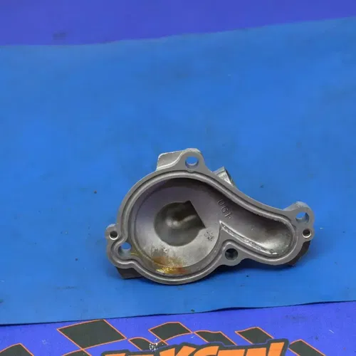 2002 Yamaha Yz426f Engine Water Pump Housing Cover