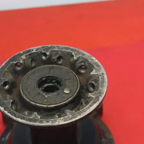 1992 Honda Cr250r Front Wheel Hub