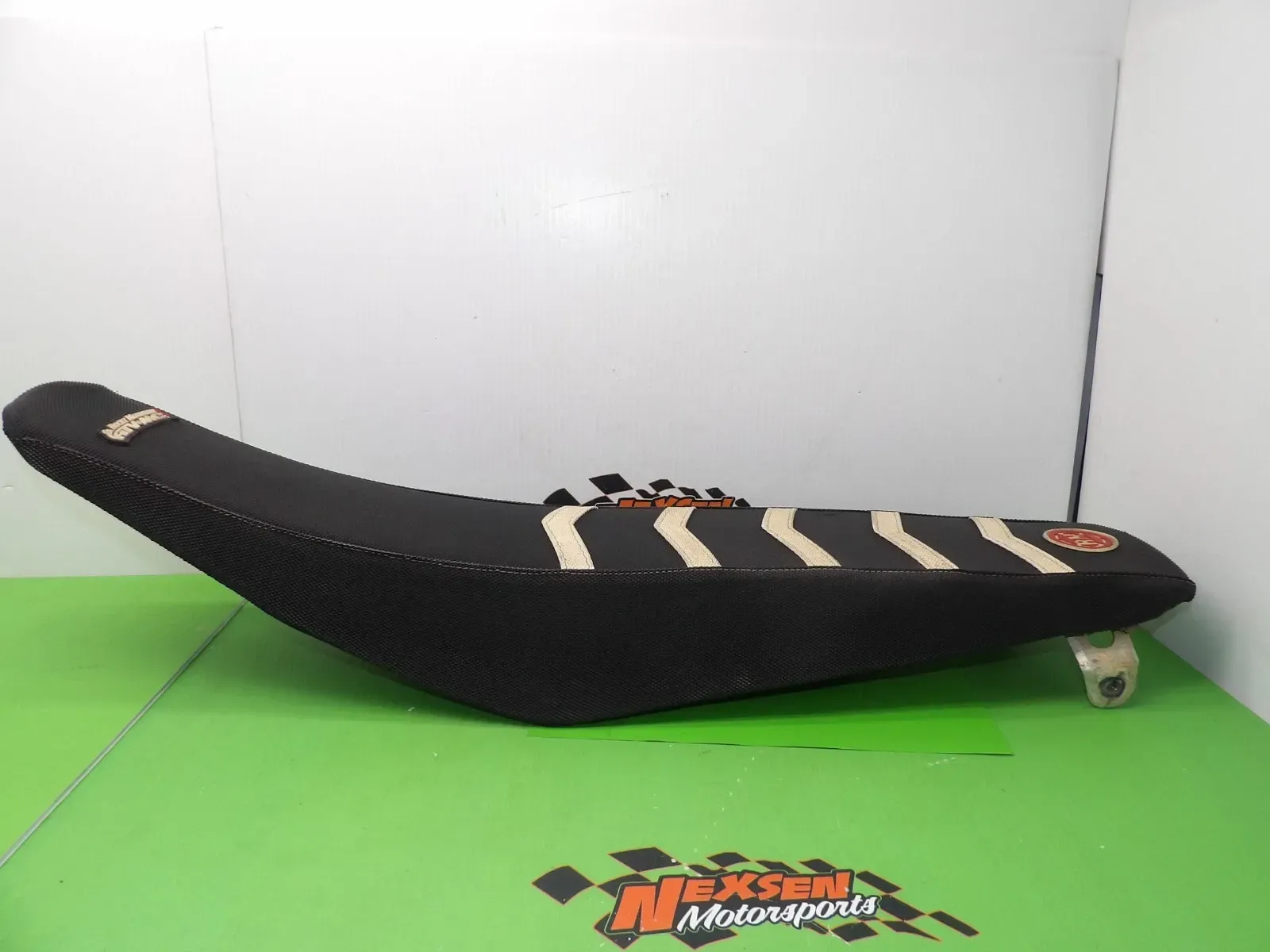 🏁Complete Seat Saddle Assembly – Fits 2017 Kawasaki KX450F