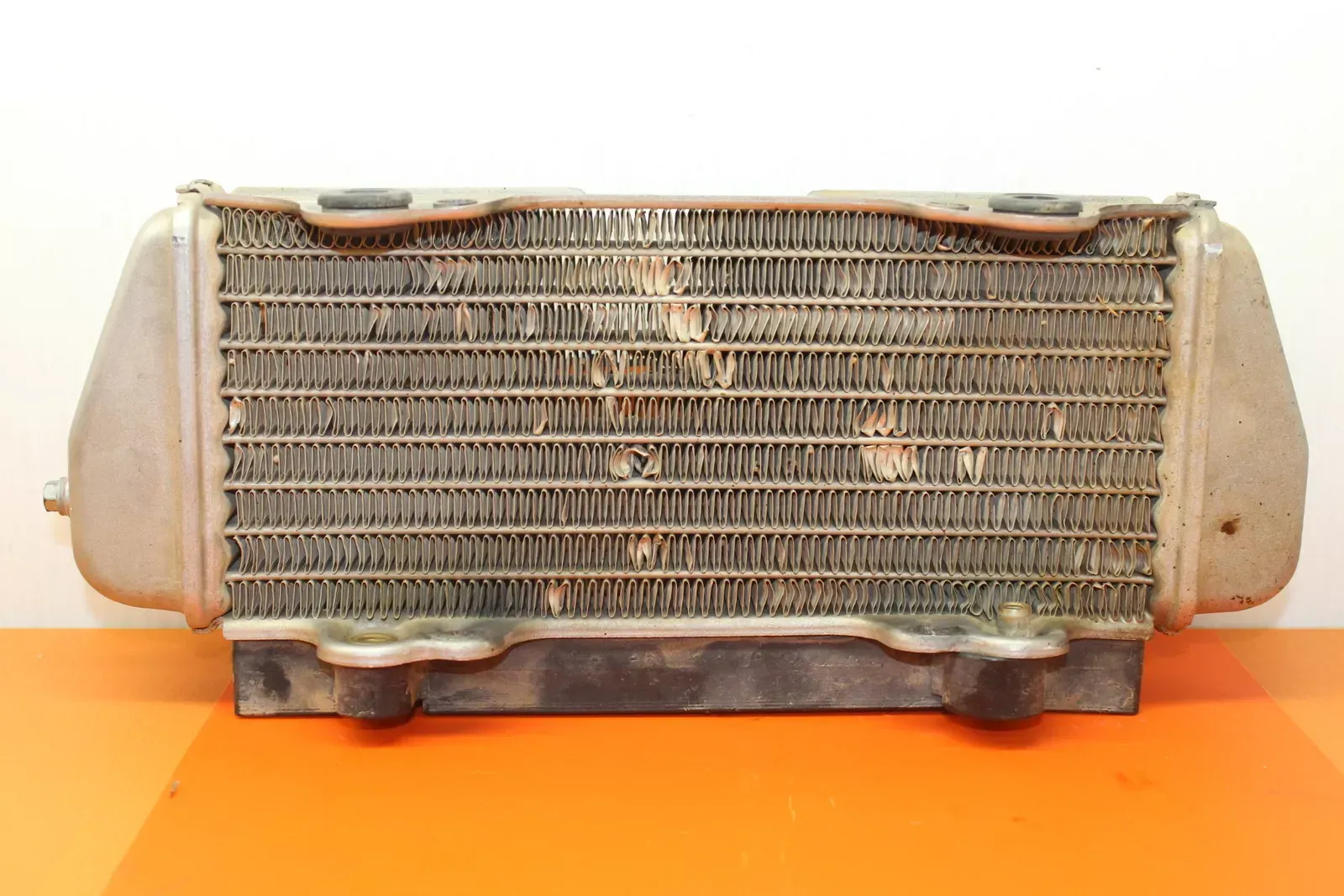 2000 Ktm 380 Right Engine Motor Cooling Cooler Radiator W Braces