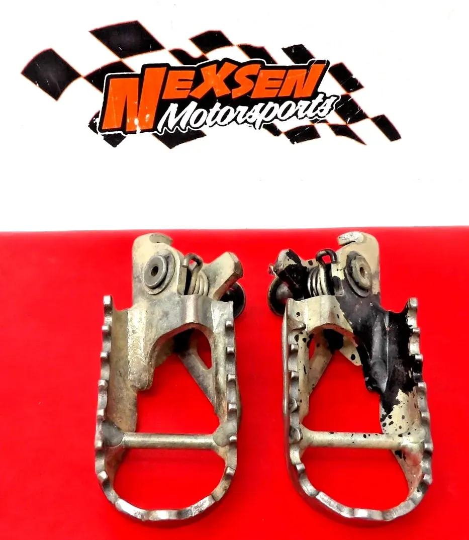 2007 Honda CRF150R Foot Peg Footrest Set Left Right 50642-KSE-000