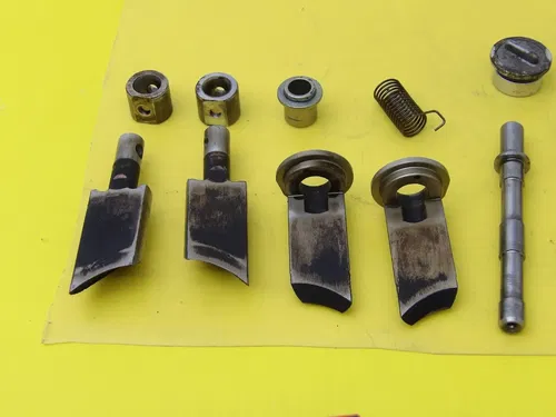 1999 Suzuki RM80 Power Valve Assembly 11254-02B40 11255-02B40