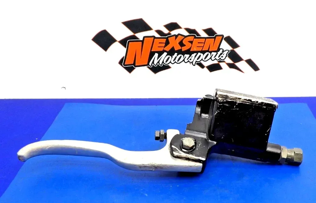 2003 Yamaha TTR125 Front Brake Master Cylinder w Lever 3SP-25870-01-00