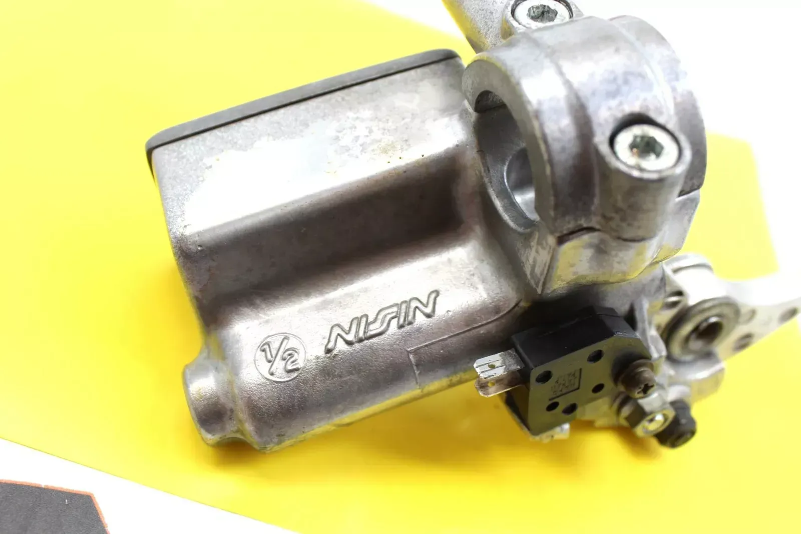 2000 Suzuki Marauder 800 Vz800 Front Brake Master Cylinder